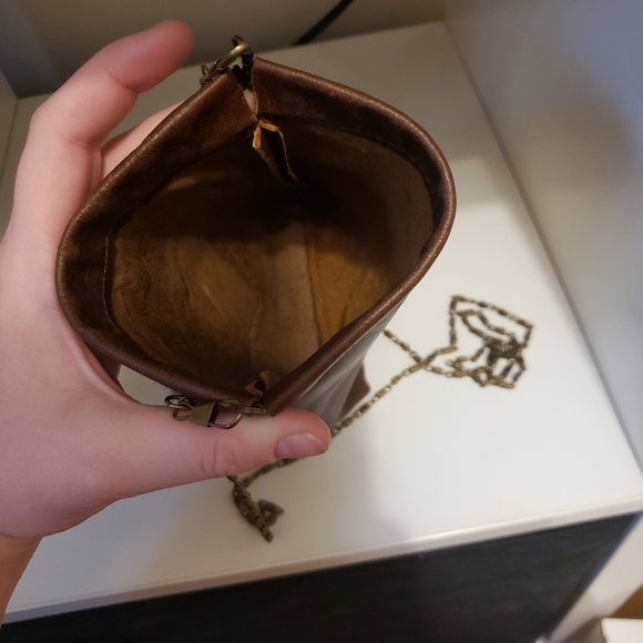 Brown Leather Heart Purse - Picture 2 of 3